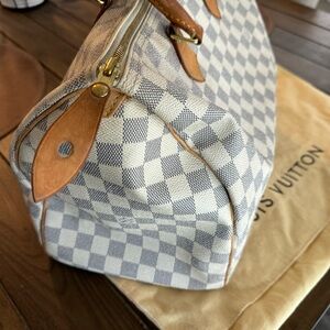 Genuine Luis Vuitton Speedy 30 bag